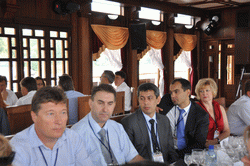 Круглый стол на теплоходе Круглый стол на теплоходе